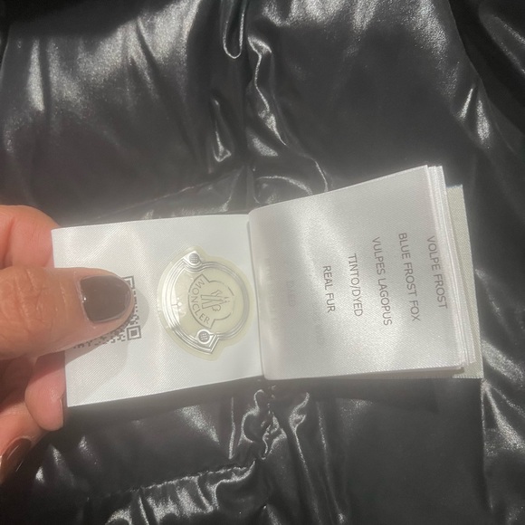 MONCLER PUFFER COAT - Picture 7 of 8